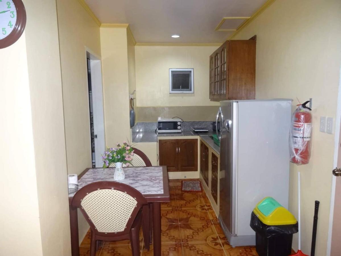 Julz Tropical Apartments Olongapo Esterno foto