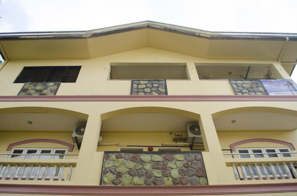 Julz Tropical Apartments Olongapo Esterno foto