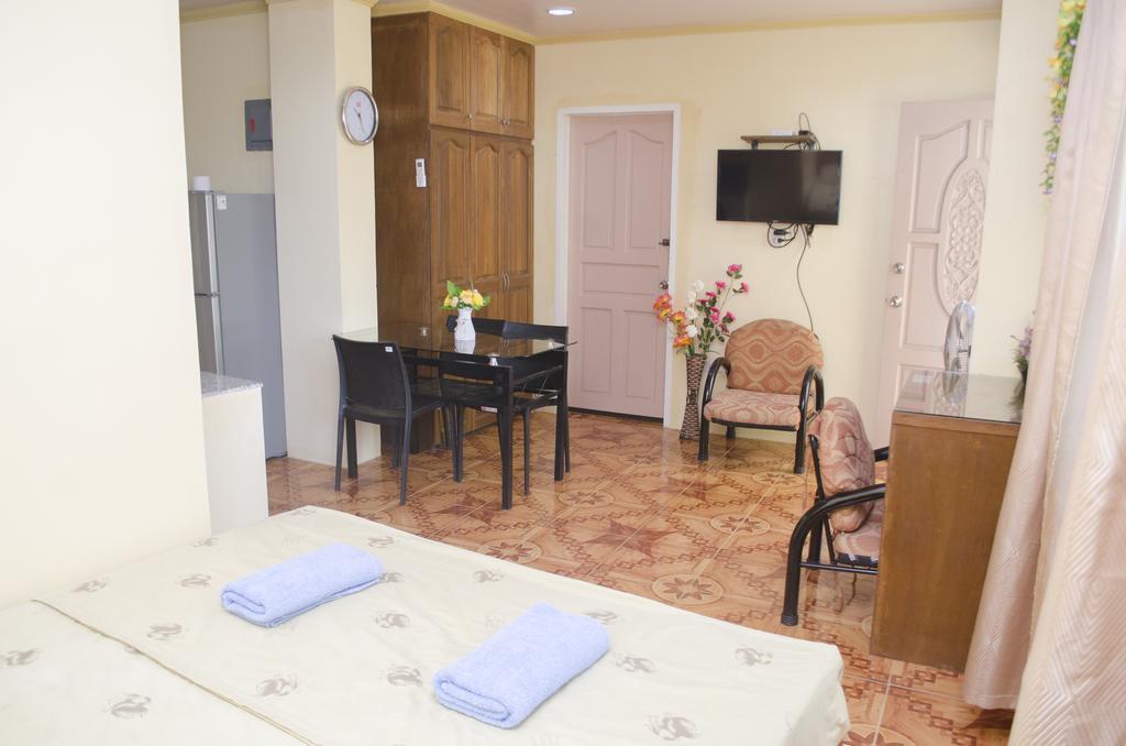 Julz Tropical Apartments Olongapo Esterno foto
