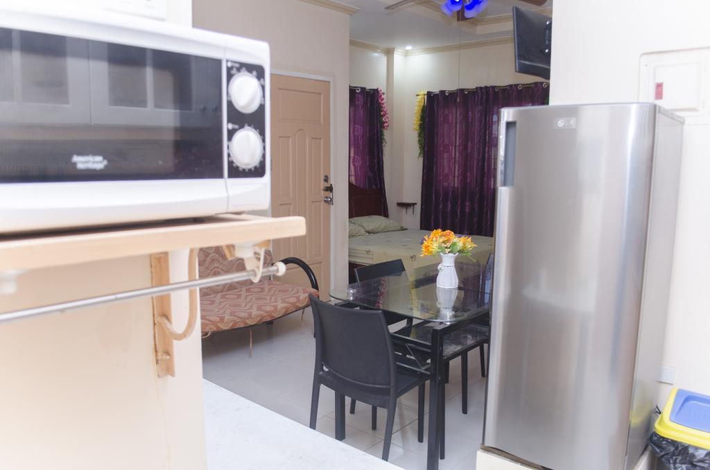 Julz Tropical Apartments Olongapo Esterno foto